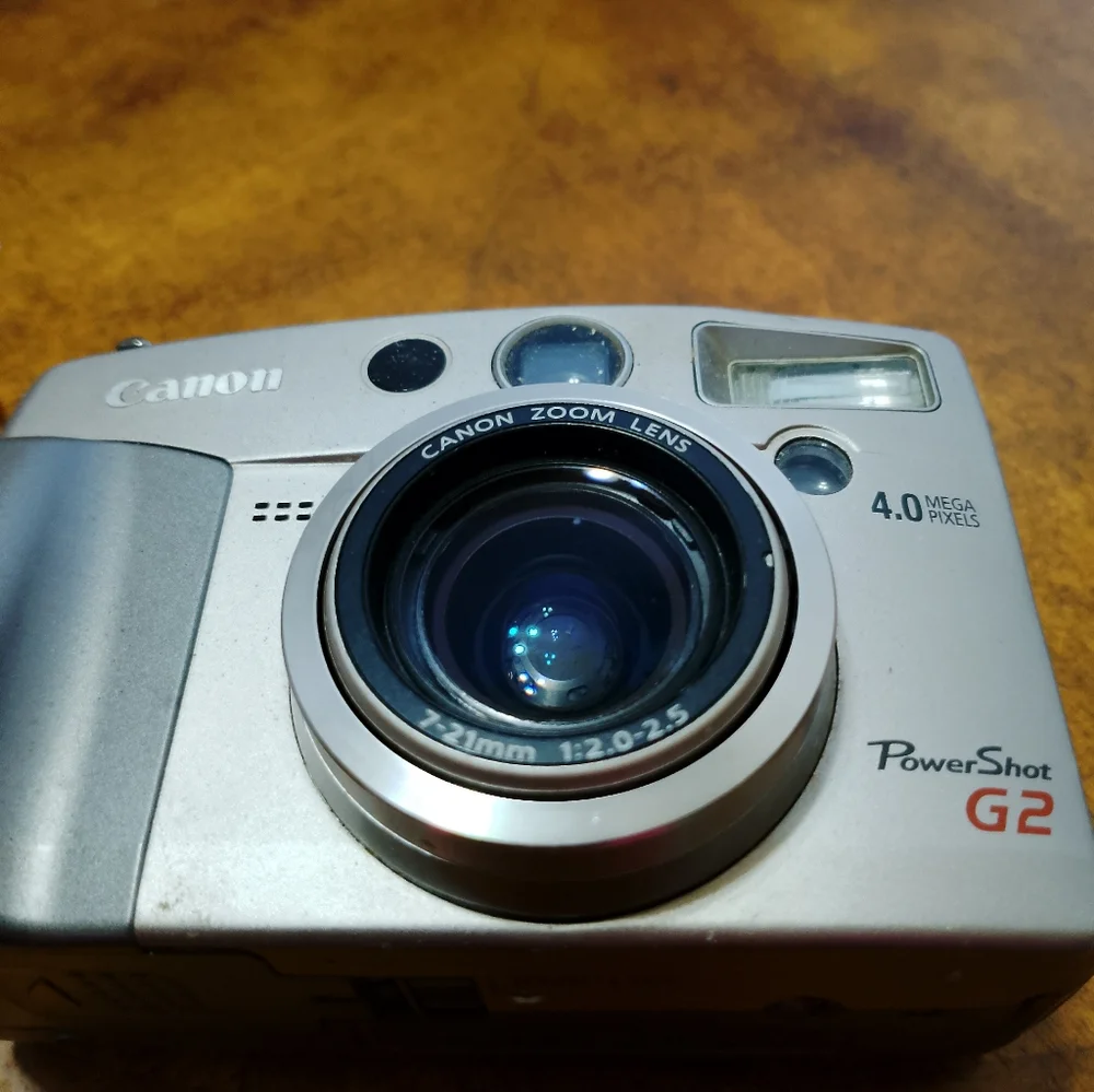 Canon PowerShot G2 Digital Camera - Silver